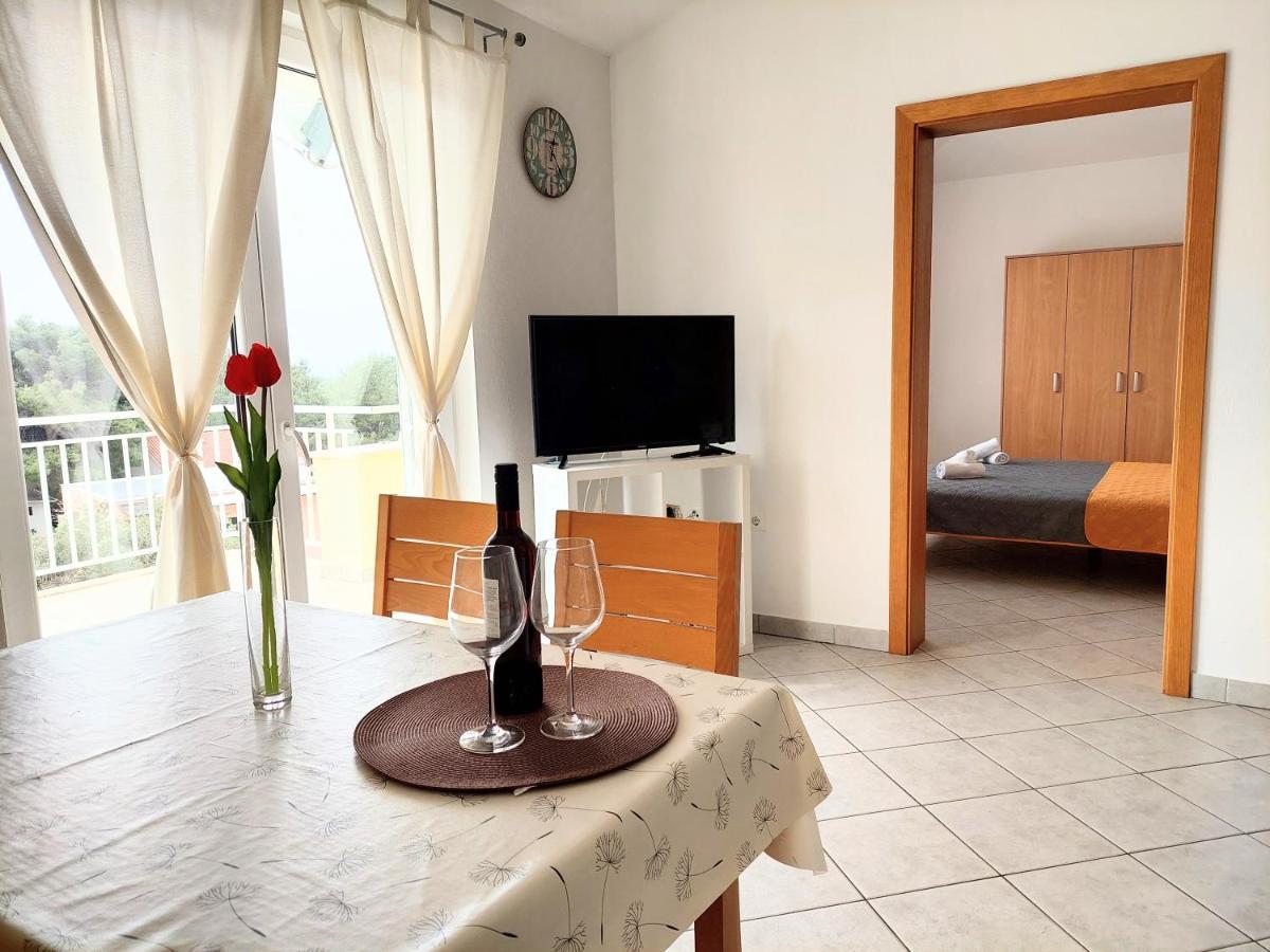 Dia Apartment